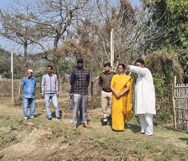 मेयर ने ललियाही कब्रिस्तान में सफाई का किया निरीक्षण