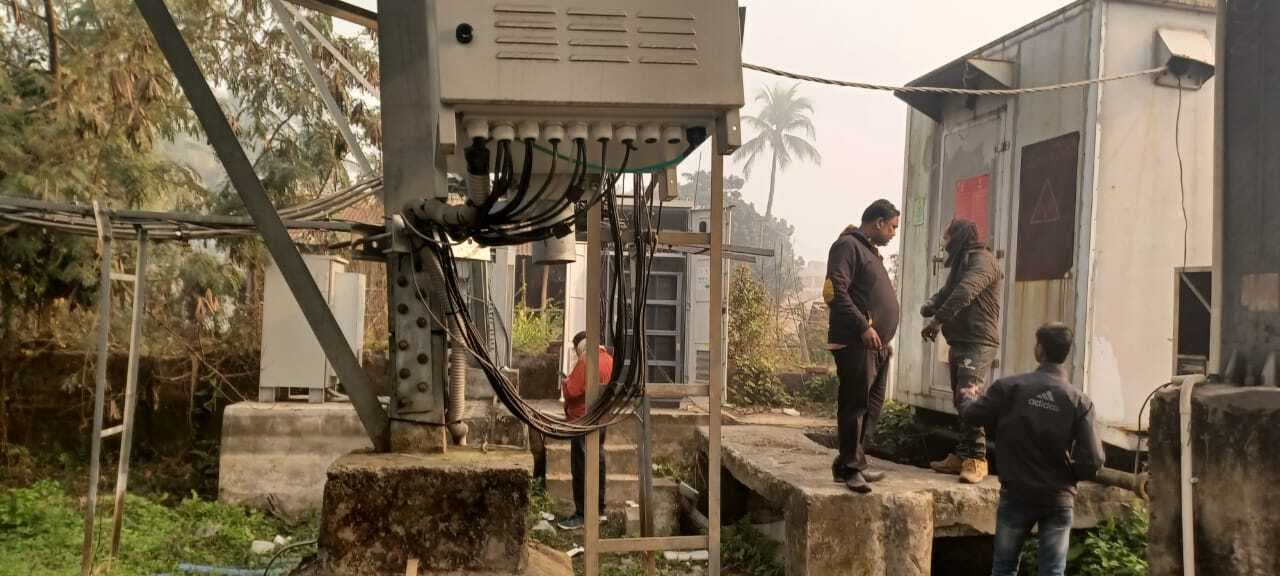 दो टावरों में लगे चार लाख रुपये के बैटरी की चोरी, थाना में की शिकायत