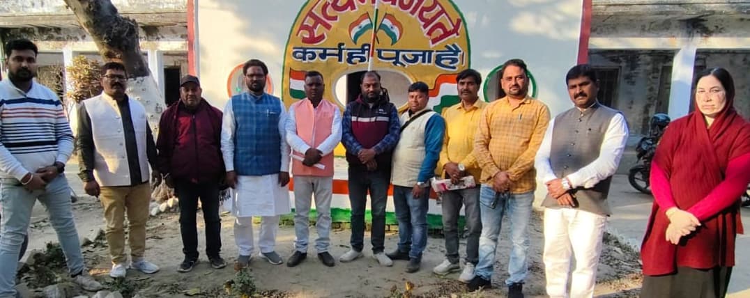 बिहार शिक्षक एकता मंच ने डीएम को सौंपा आवेदन