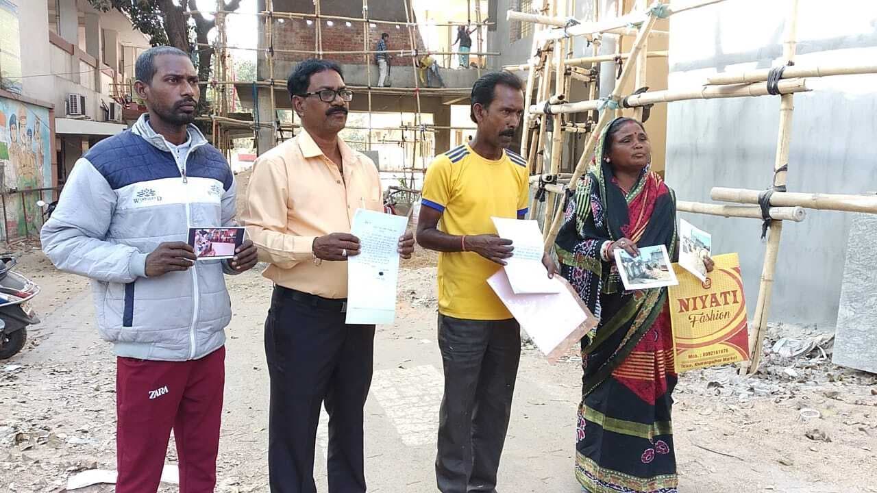 Jamshedpur News : एसएसपी साहब, बचा लीजिए...भू-माफिया कर मारपीट और...