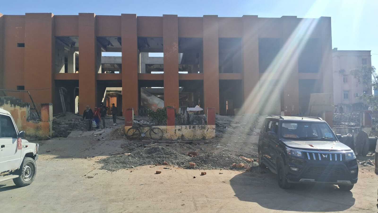 अमृत भारत स्टेशन योजना का जमालपुर में रफ्तार धीमी, निर्धारित समय पर कार्य मुश्किल