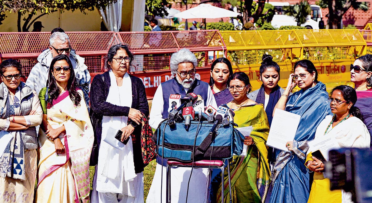 लंबित विधेयक को लेकर जल्द कार्रवाई करने का किया आग्रह