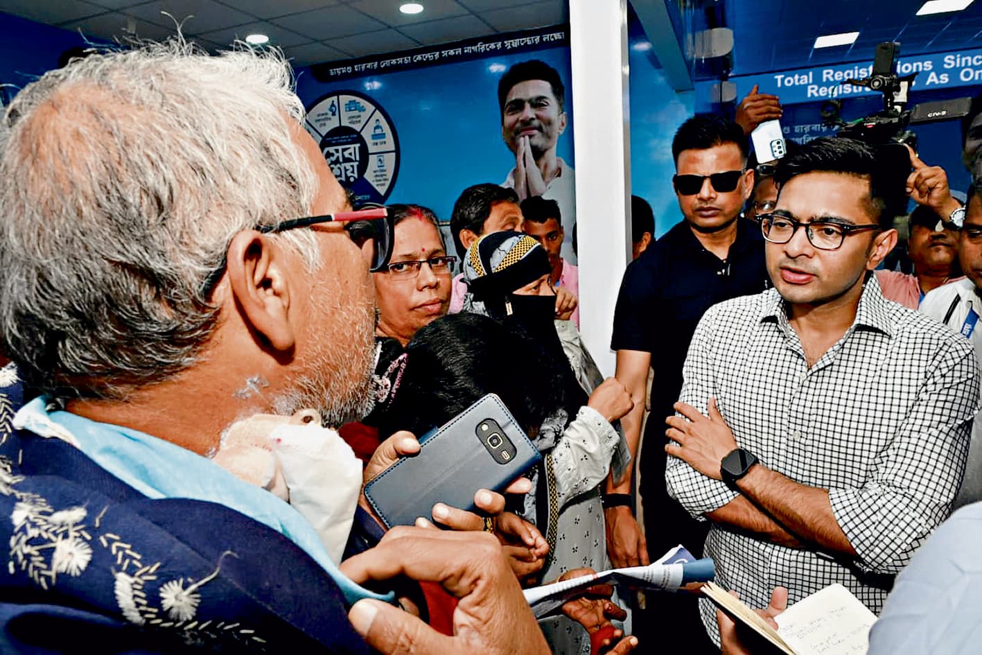 अपना वादा कभी नहीं निभाती केंद्र सरकार : अभिषेक