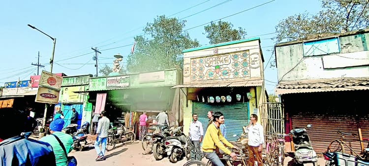 रेल प्रशासन की दुकानों को तोड़ने के नोटिस से व्यापारियों में चिंता