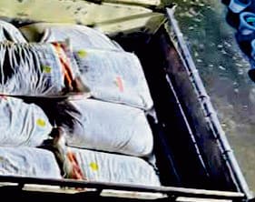 नलहाटी : पिकअप वैन से 30 क्विंटल विस्फोटक बरामद, दो गिरफ्तार