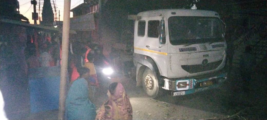 Aurangabad News : नवीनगर में बालू लदा डंपर की चपेट में आने से महिला की मौत