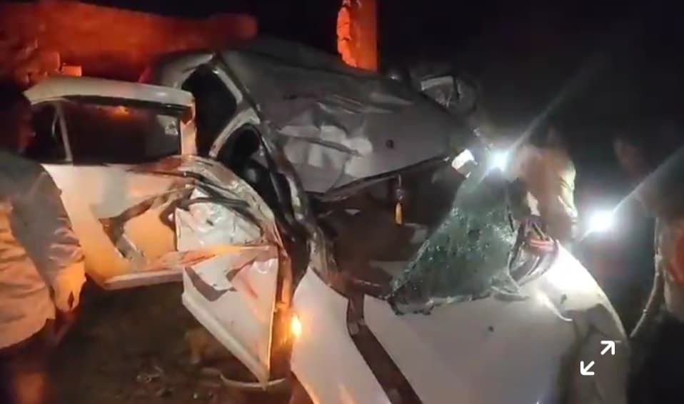 Giridih News: सड़क दुर्घटना में एक की मौत, दो जख्मी