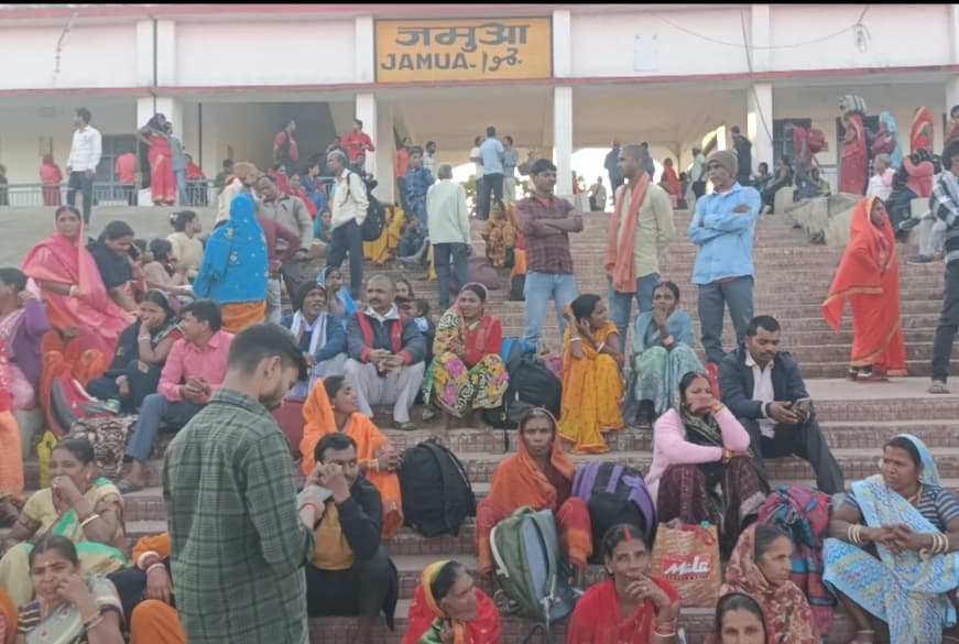 Giridih News :ट्रेन पर पथराव पर रेलवे गंभीर, होगी कार्रवाई