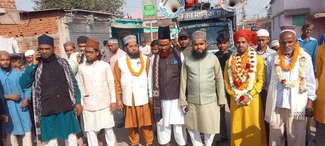 Giridih News :हाफिज-ए-कुरान बनने पर की गयी दस्तारबंदी