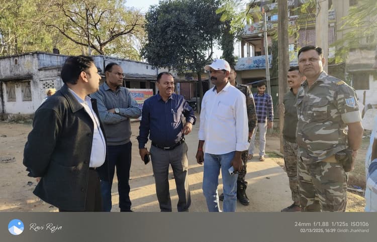 Giridih News :सड़क पर दुकान लगाने वालों पर होगी कार्रवाई : एसडीएम