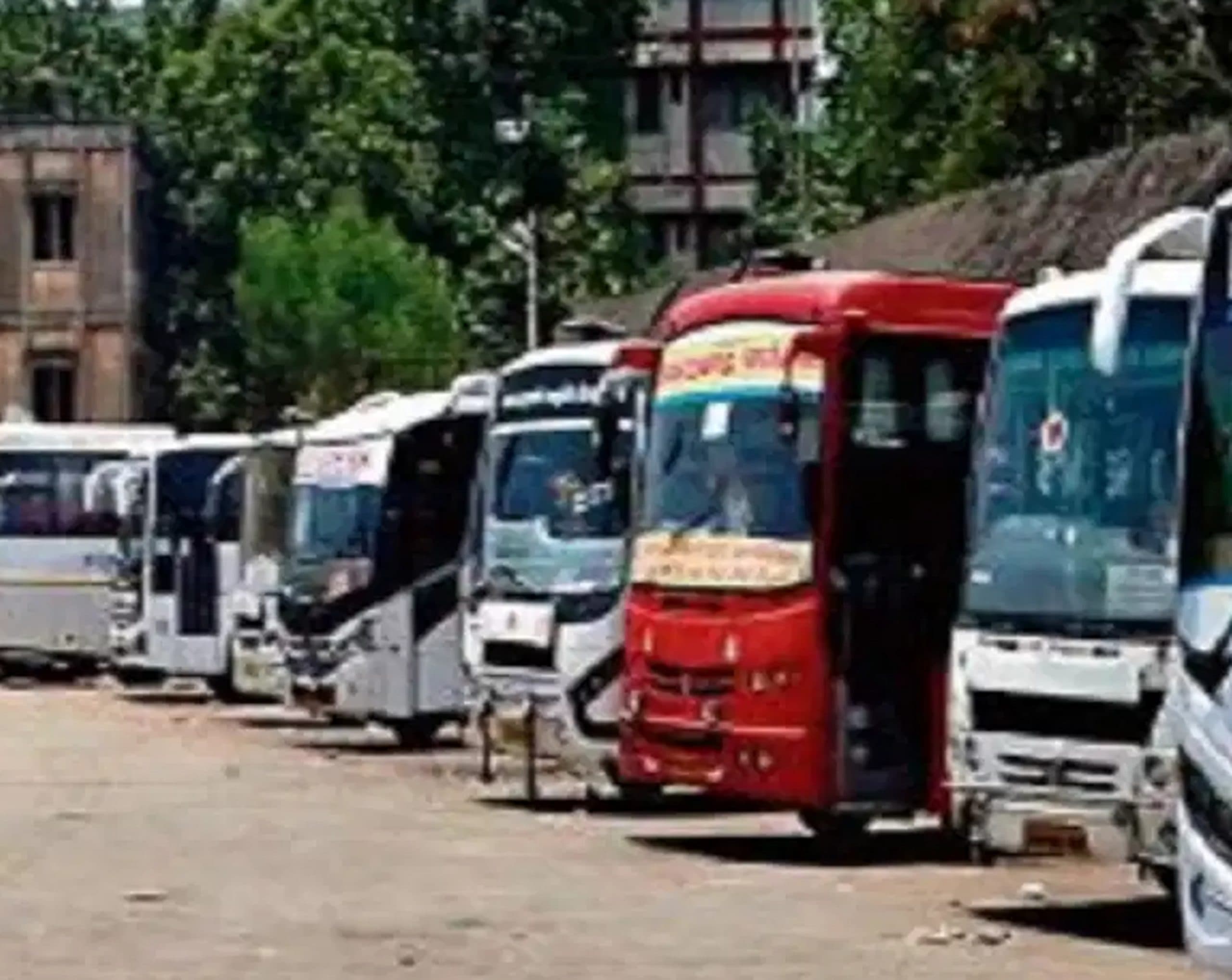 Jamshedpur News : प्रयागराज की बसें बढ़ी, सभी फुल, दूसरे रूट पर टोटा