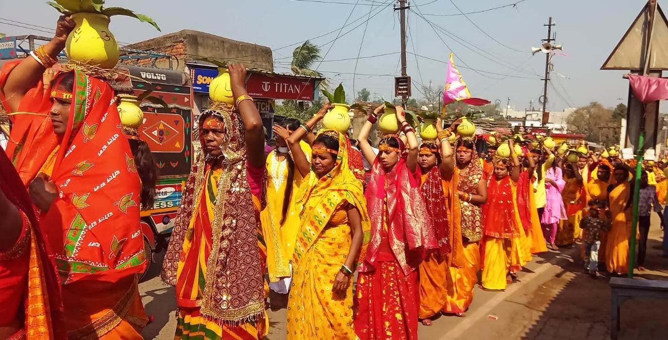 Bokaro News : कलश यात्रा के साथ चंद्रपुरा में महायज्ञ शुरू