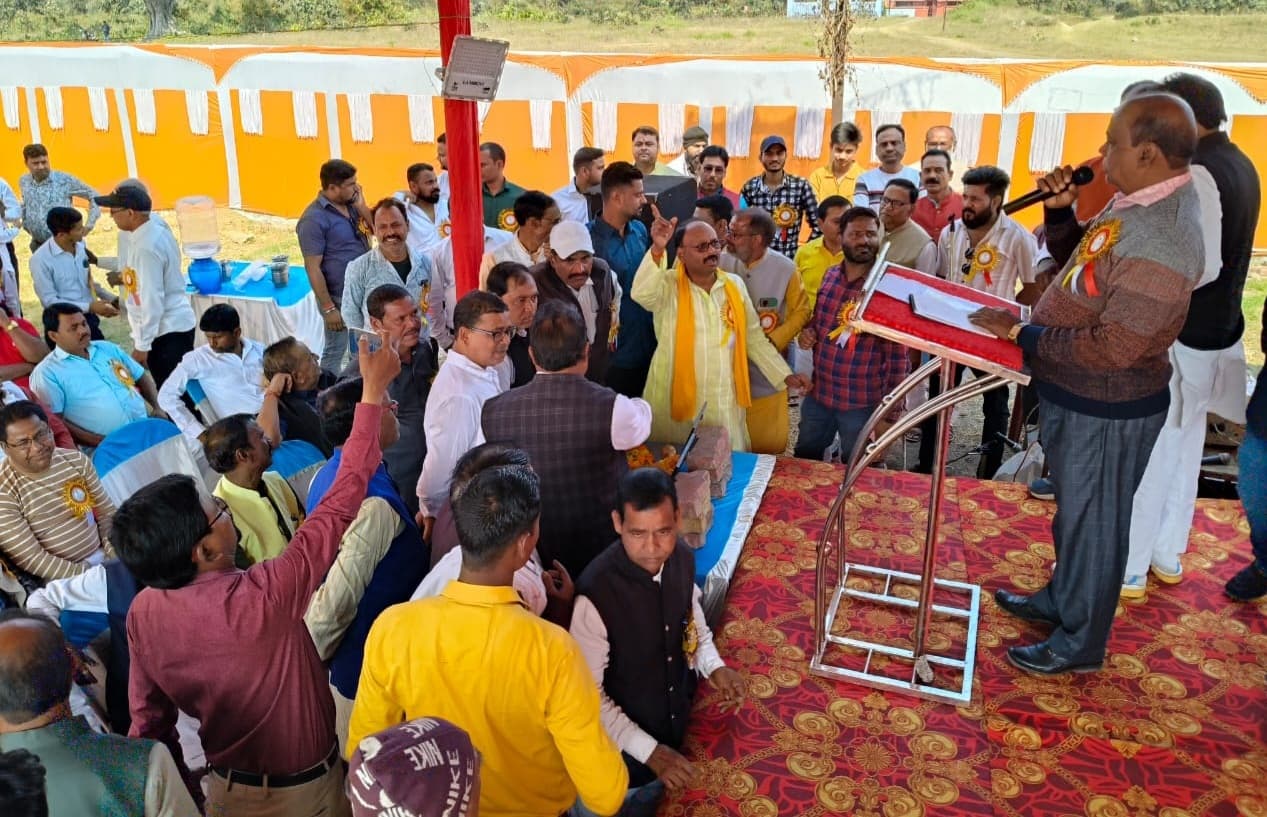 Dhanbad News: क्षेत्रीय राजपूत समाज के महाधिवेशन में हंगामा, चुनाव टला