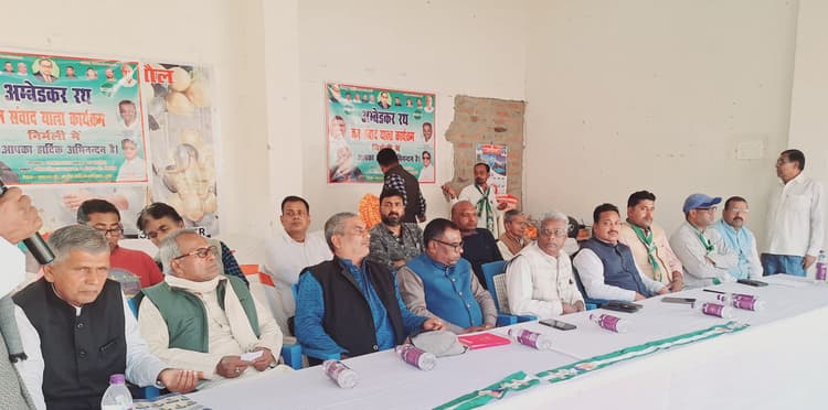 निर्मली पहुंचा अंबेडकर रथ, कार्यकर्ताओं ने किया स्वागत