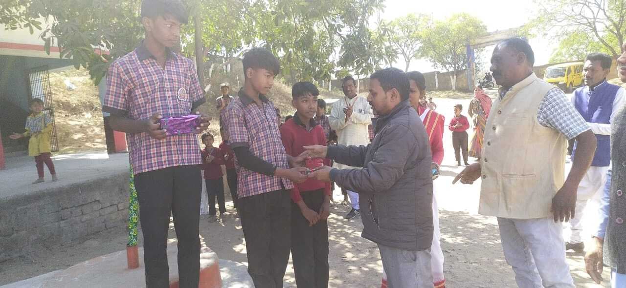 पढ़ाई के साथ खेलकूद को दिनचर्या में शामिल करें