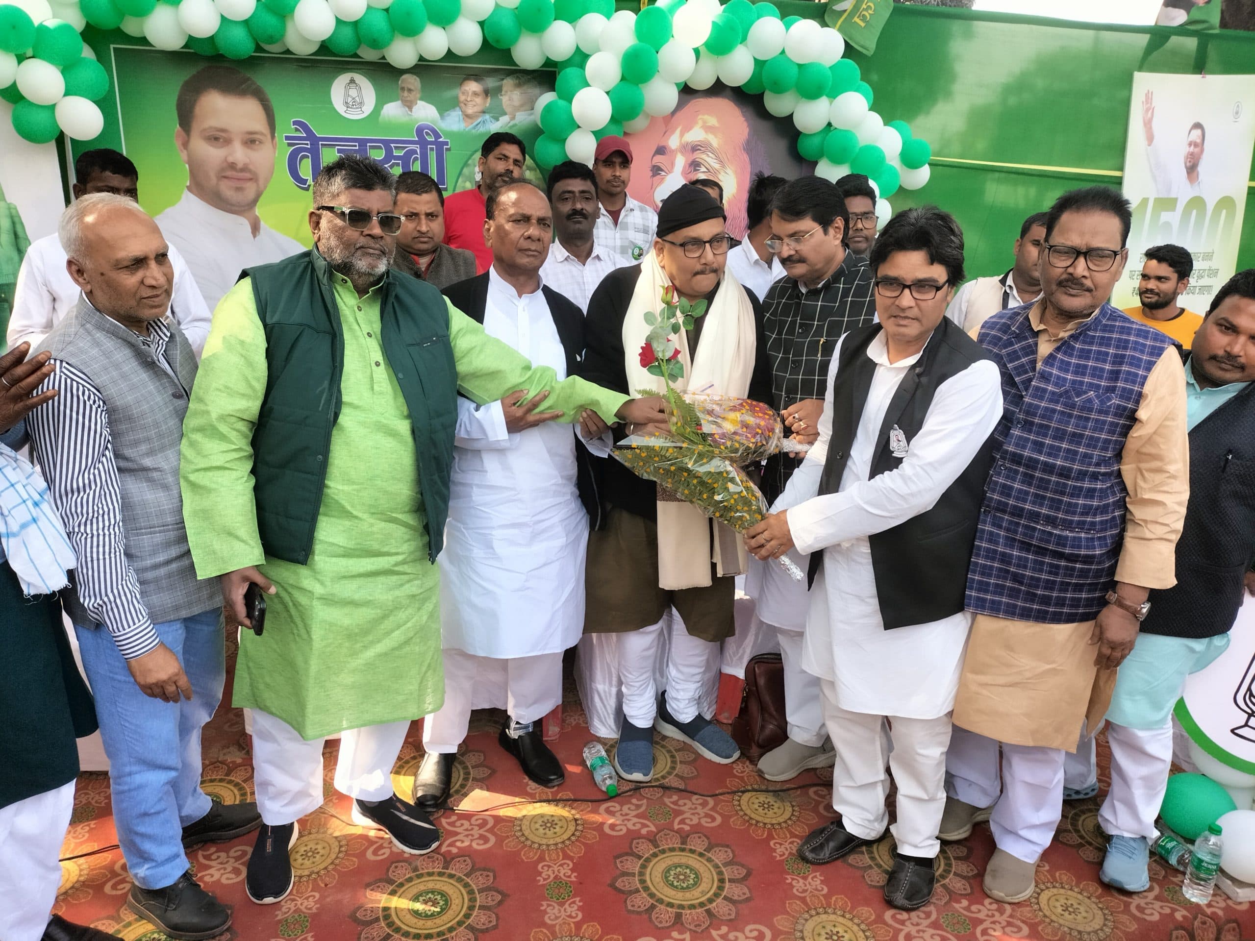 तेजस्वी ने 17 महीने के कार्यकाल में पांच लाख लोगों को दी नौकरी: मनोज झा