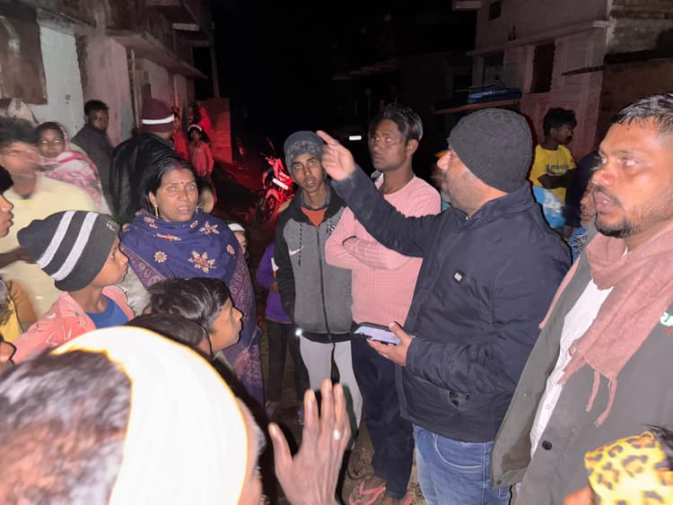 गैस सिलेंडर फटने से घर में लगी आग, बाल-बाल बचे लोग