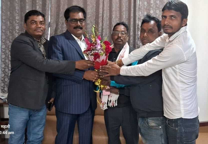 विनोद बिहारी महतो स्मारक समिति के सदस्यों ने मंत्री से की मुलाकात