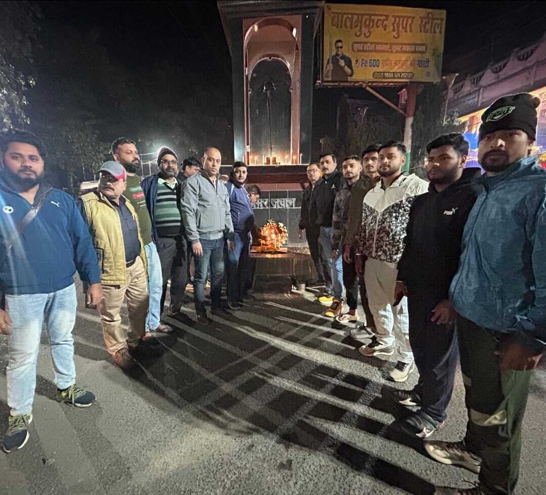 पुलवामा में शहीद हुए जवानों को महाकाल सेना ने दी श्रद्धांजलि