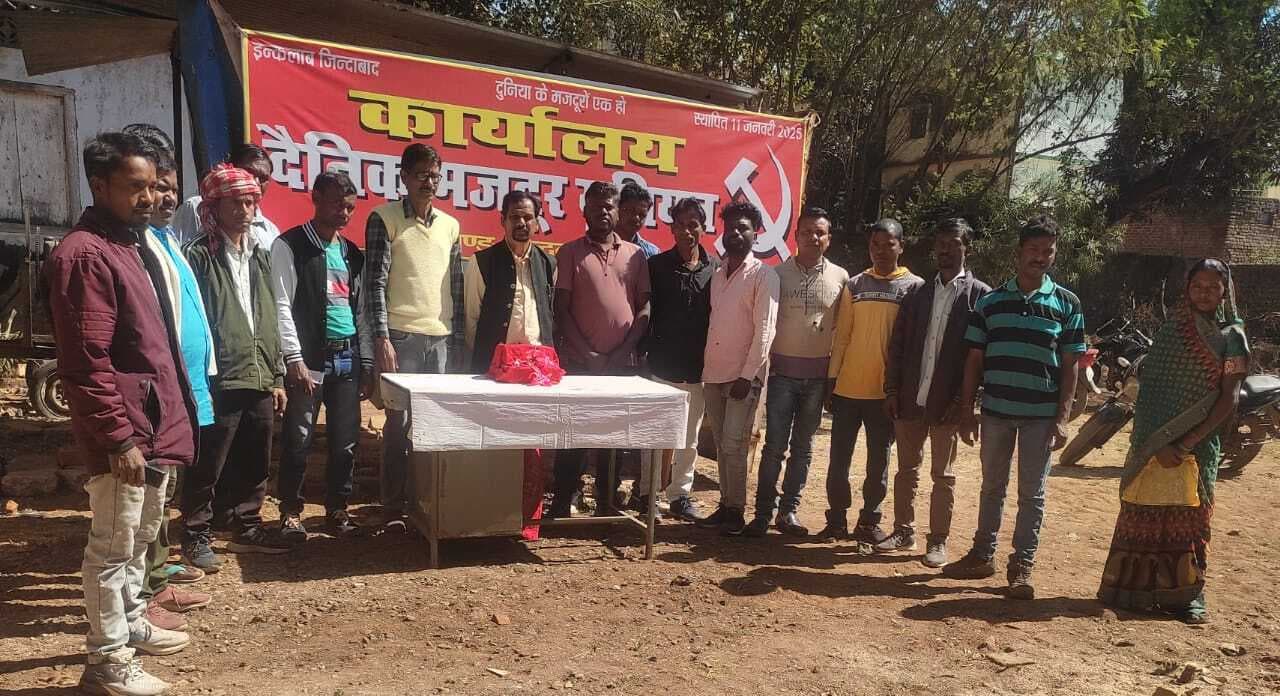 पुलवामा के शहीदों को दी गयी श्रद्धांजलि