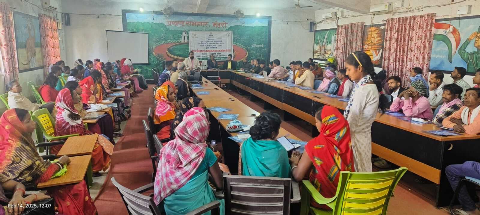 कार्यशाला में शिल्पकारों को मिली पीएम विश्वकर्मा योजना की जानकारी