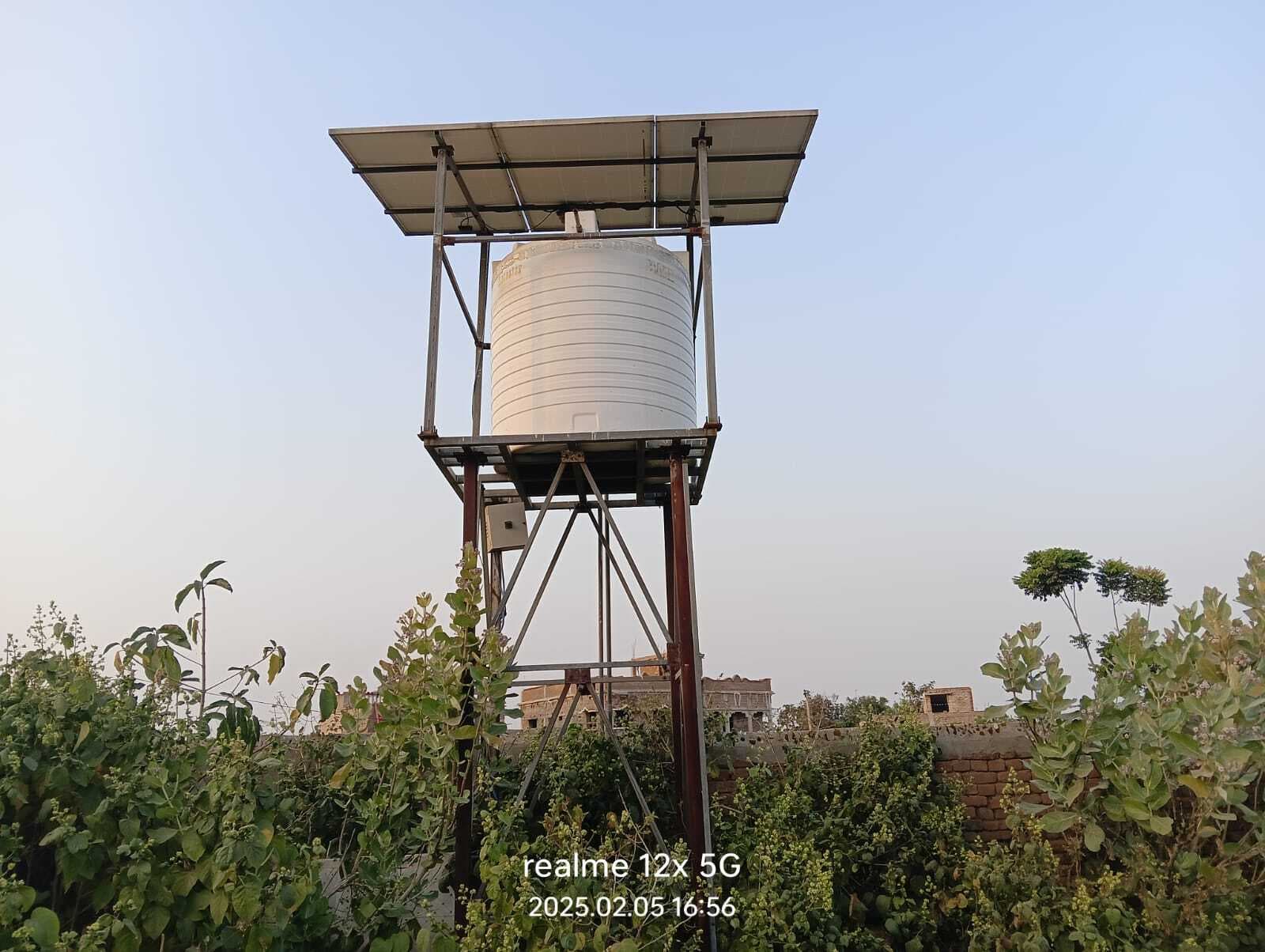 दो वर्षों से बंद पड़ी है जलमीनार, ग्रामीणों को हो रही है परेशानी