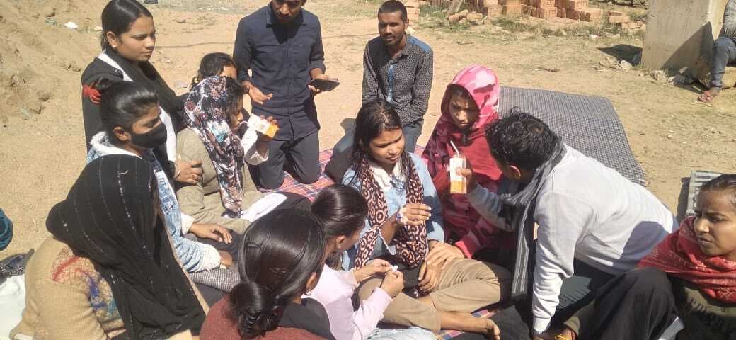 कुलपति के आश्वासन के बाद पांच दिनों से जारी अनशन टूटा, छात्रों की बिगड़ी तबीयत