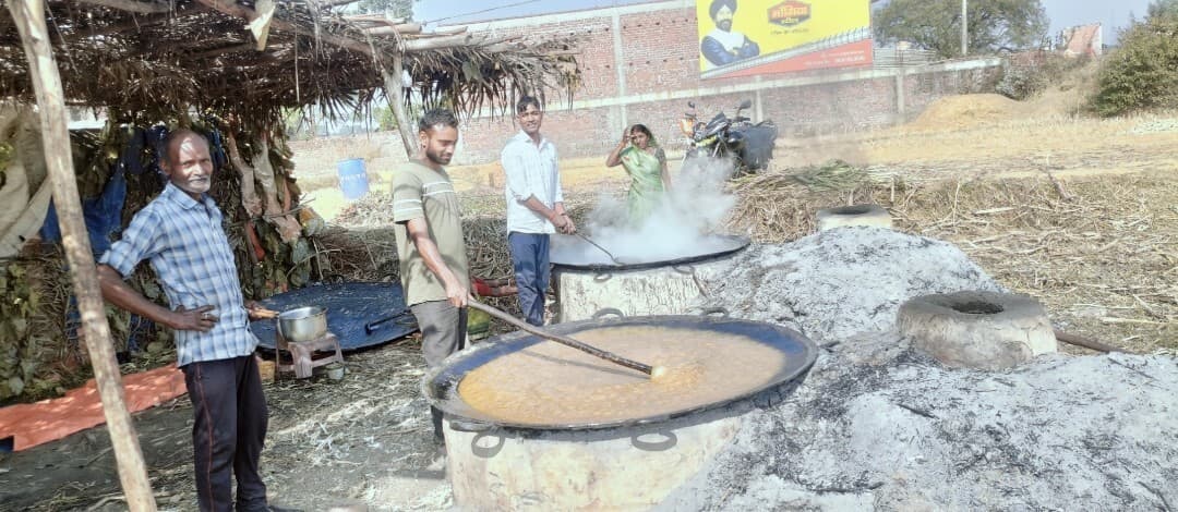 गुड़ निर्माण में आत्मनिर्भर हो रहा है बड़कागांवआदि बादाम, गड़ी छुहाड़ा का गुड़ विदेशो में है चर्चित