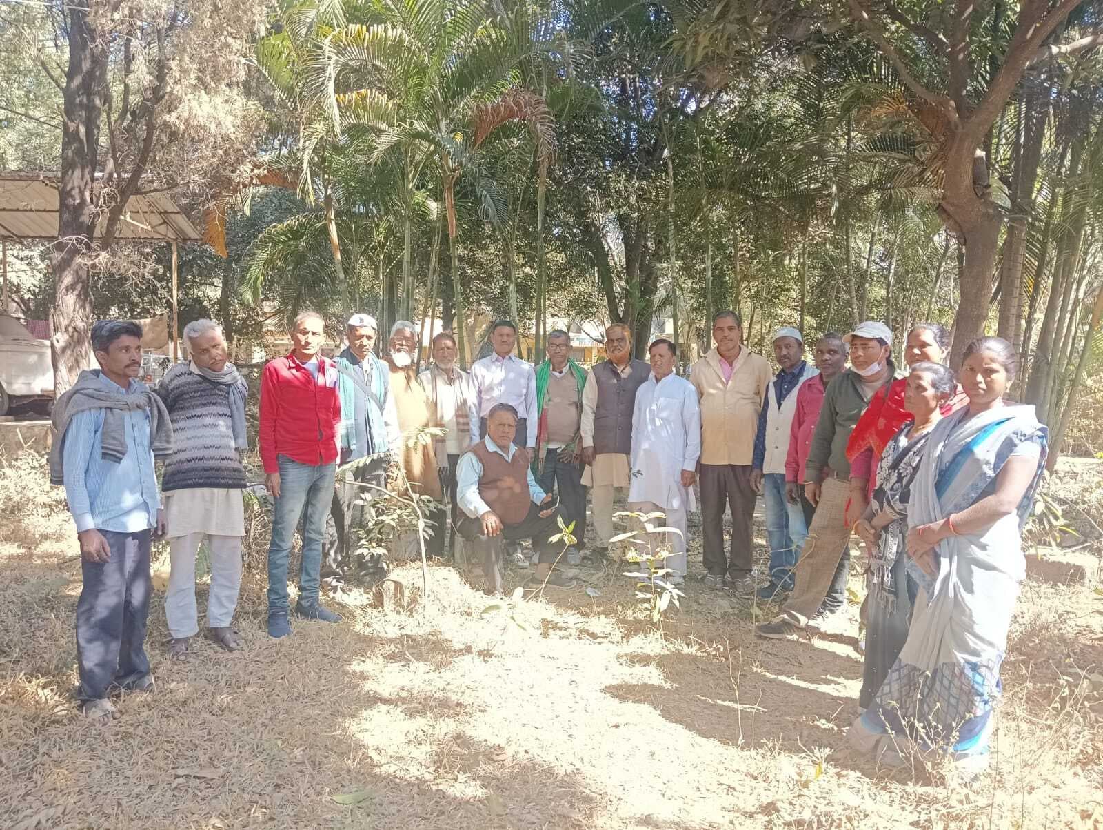 बालू के मुद्दे पर सरकार गंभीरता से सोचे : खतियानी परिवार