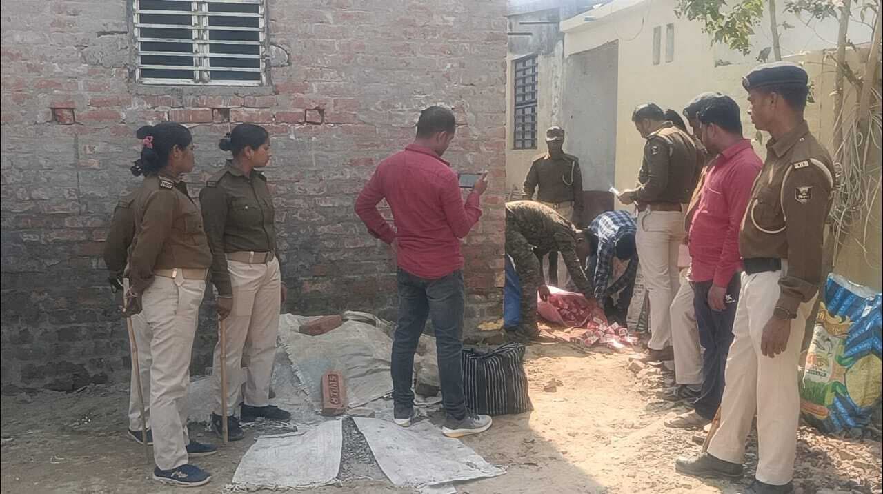 उत्पाद विभाग ने 165 लीटर अंग्रेजी शराब के साथ एक तस्कर को किया गिरफ्तार