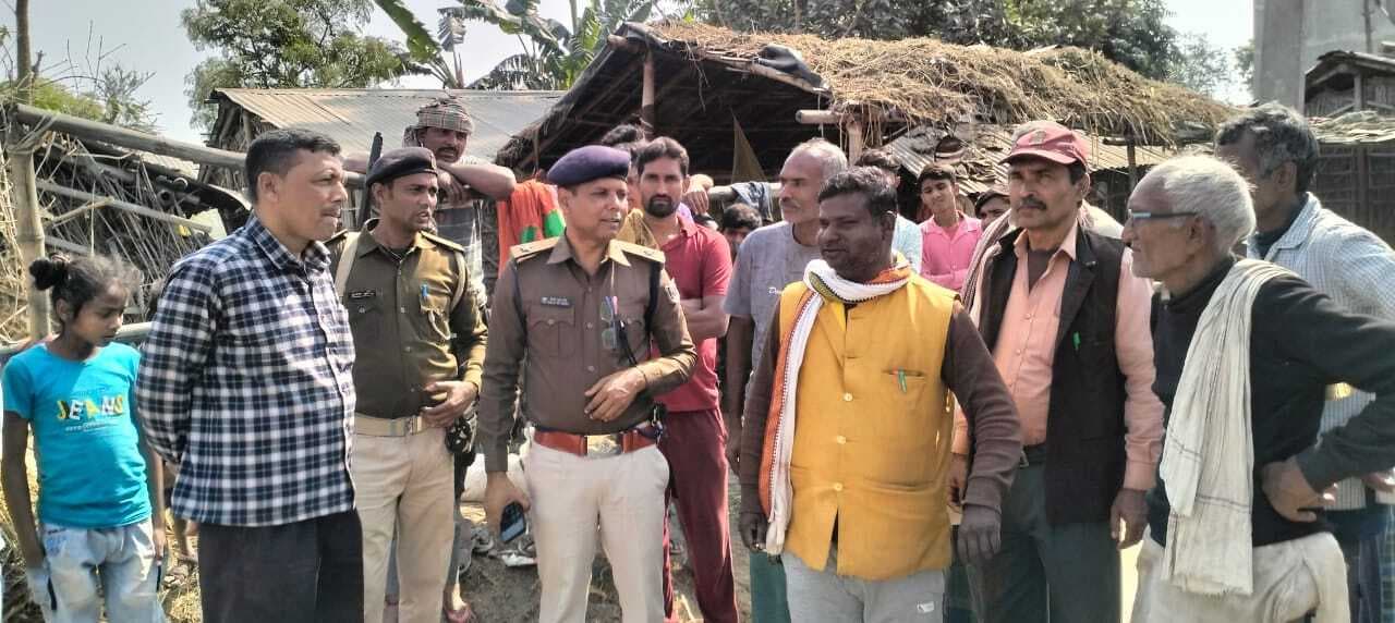 भैंस चोरी कर भाग रहे चोरों को ग्रामीणों ने खदेड़ा