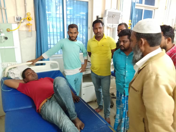 बैरियर कर्मी पर चलायी गोली, घायल