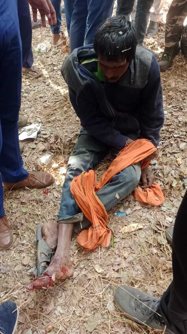 Deoghar news : चलती बाइक में महिला से रुपये व मोबाइल भरे पर्स की झपटमारी, बाइक सवार दो युवक धराये