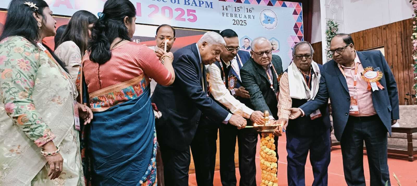 देश विदेश से आये चिकित्सकों ने जांच की नयी तकनीक से कराया अवगत