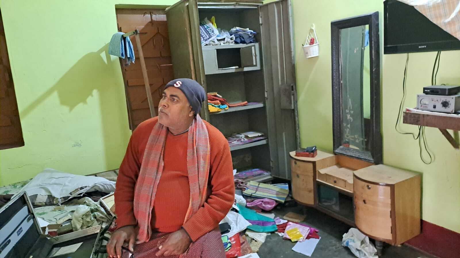 बेटी की शादी के लिए रखे 13 लाख के जेवरात व सामान चुराया