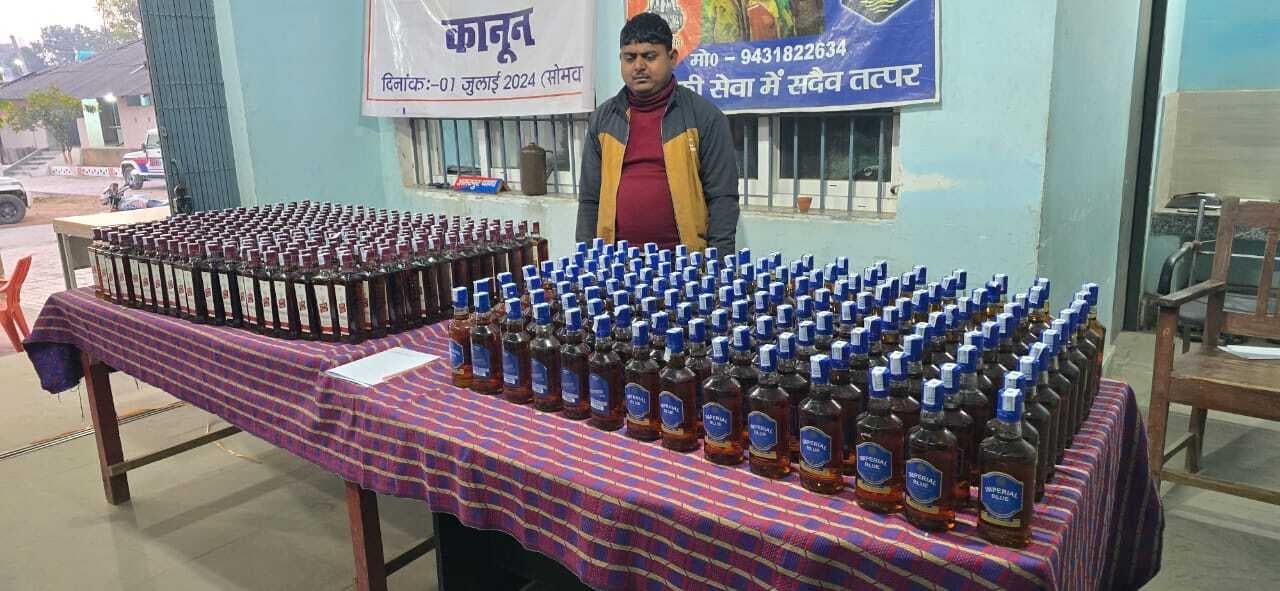 दो वाहनों से 721 बोतल विदेशी शराब बरामद, एक चालक को  दबोचा