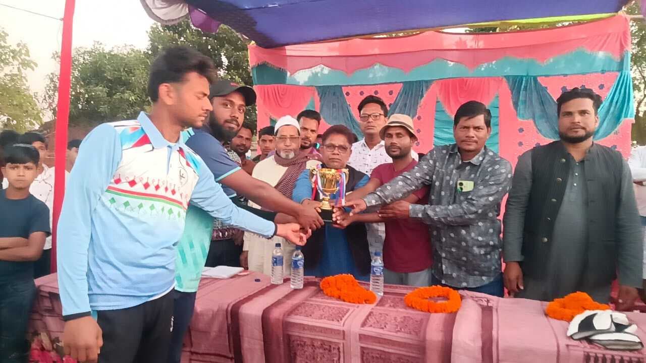 श्यामपुर टीम ने क्रिकेट टूर्नामेंट पर जमाया कब्जा