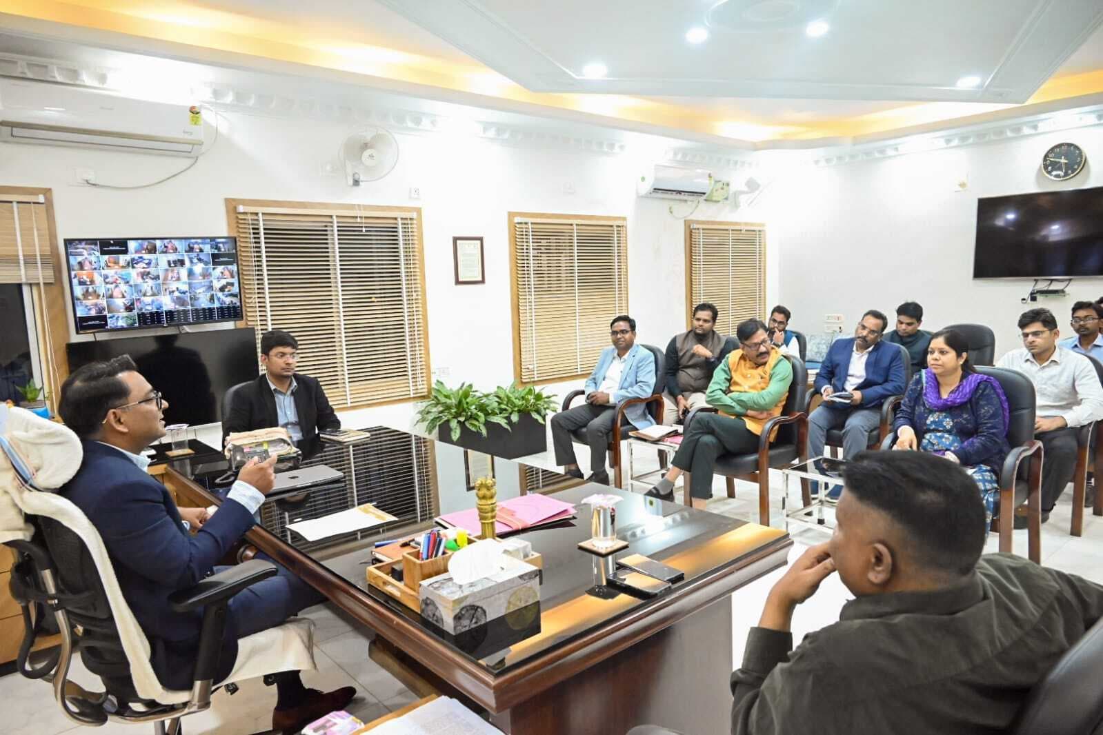 Deoghar News : स्वयंसेवी संस्था व जिलेवासियों के सहयोग भव्य होगी शिव बारात