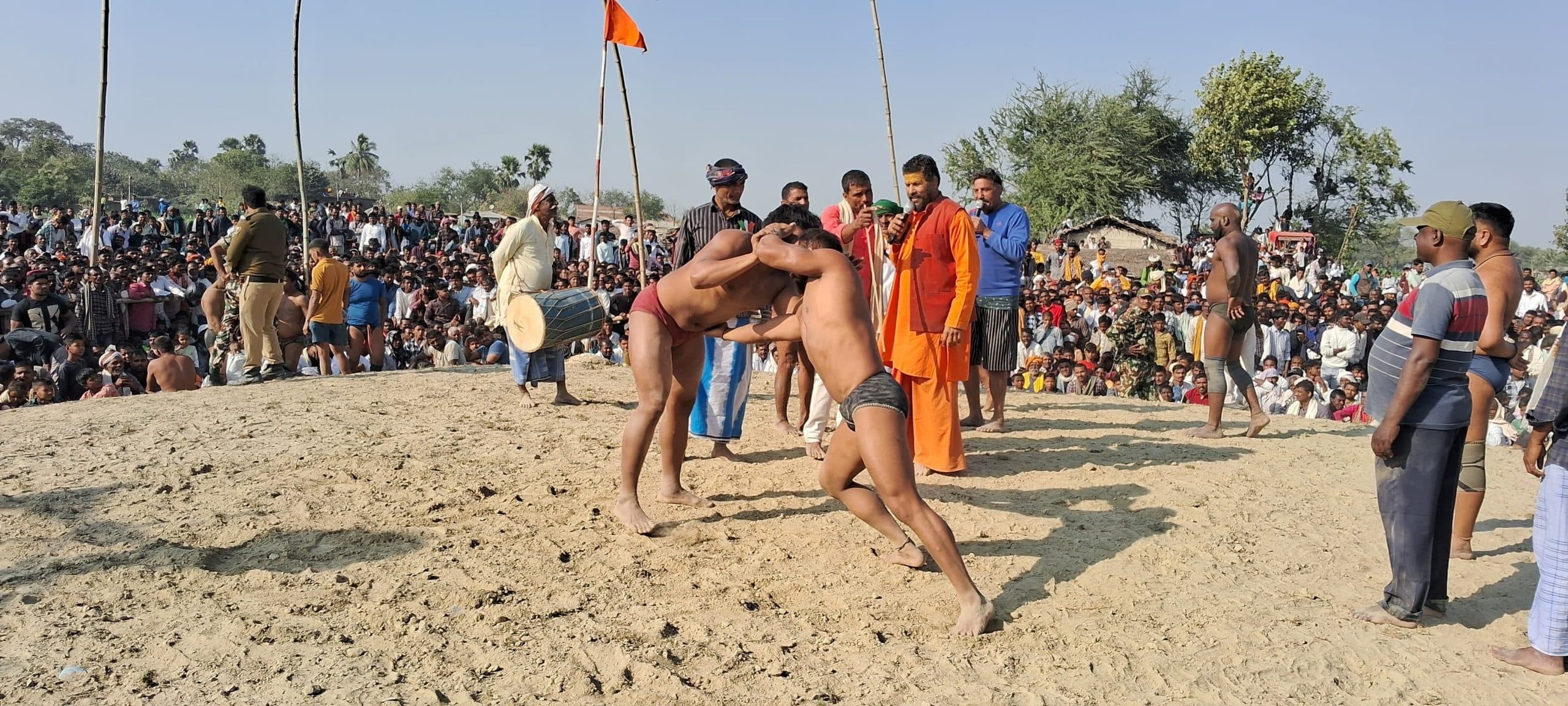 Darbhanga News: कड़े मुकाबले में पंजाब के सोनू पहलवान ने कल्लू को किया चारों खाने चित्त