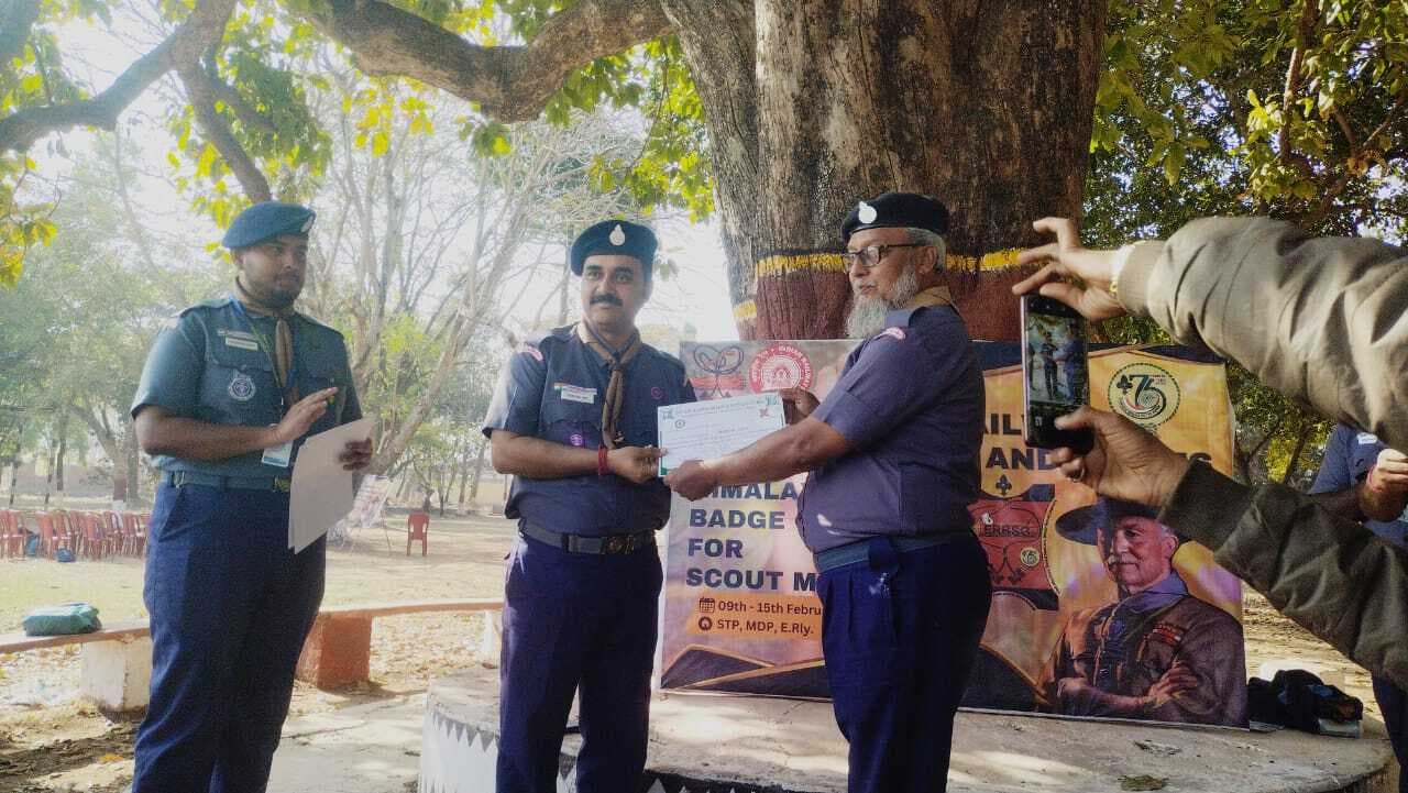 स्काउट एंड गाइड लीडरों का प्रशिक्षण शिविर कैंप फायर के साथ संपन्न