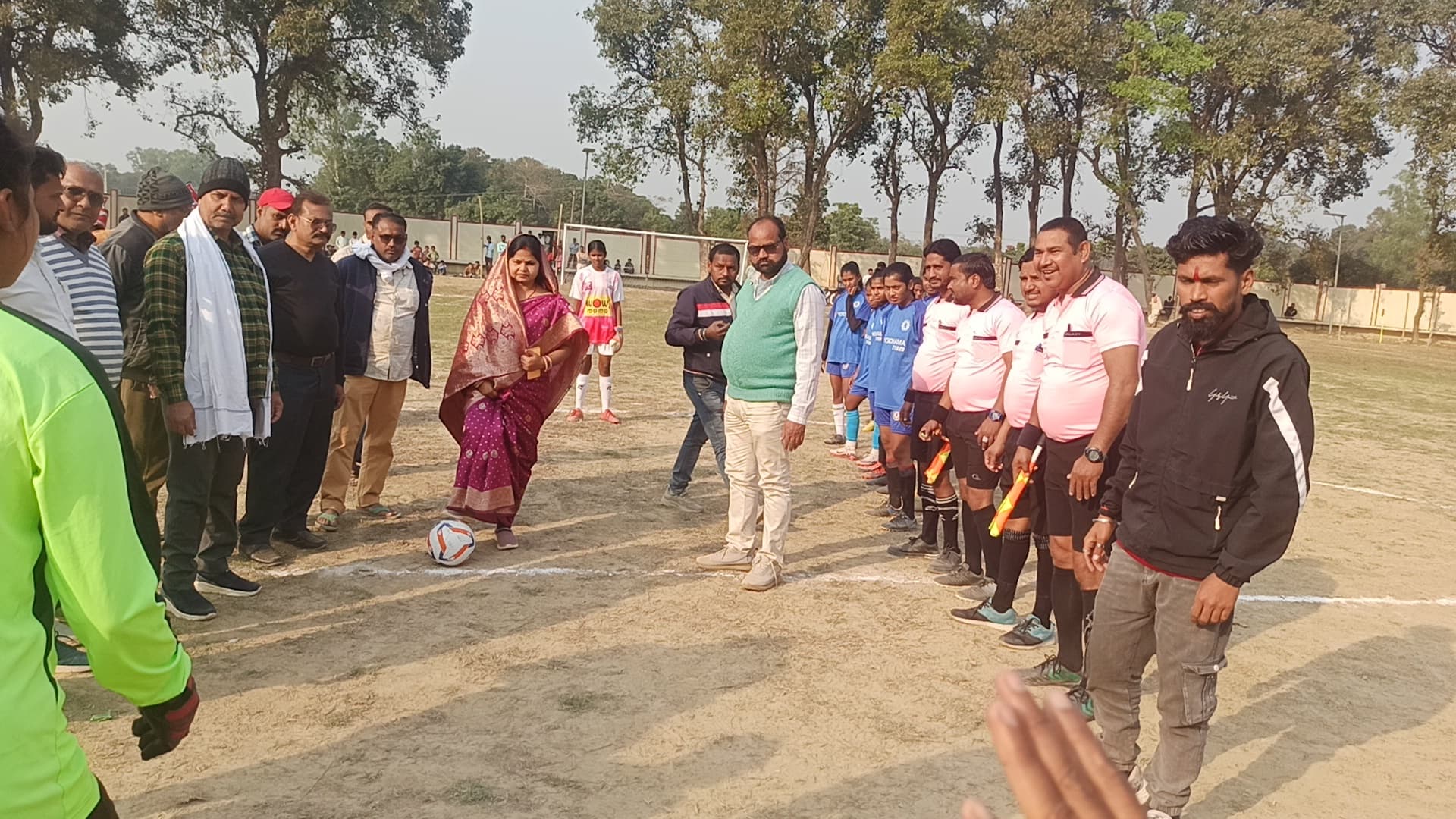 Madhubani News : टूर्नामेंट के दूसरे दिन कोलकाता की टीम ने सेमीफाइनल में बनायी जगह