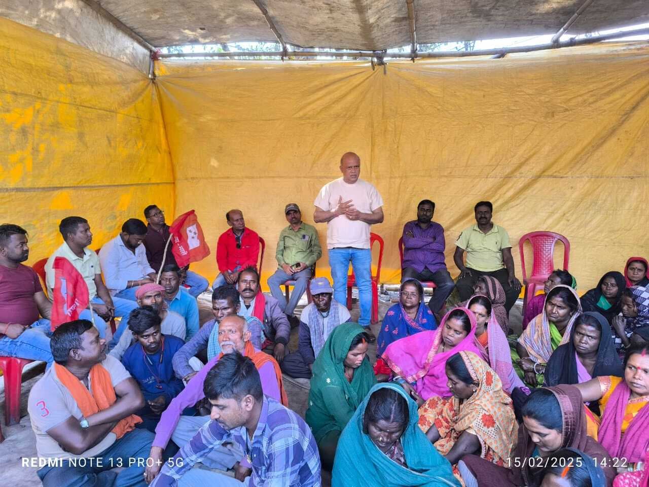 Dhanbad News : बस्ताकोला के मजदूरों को 13 हजार वेतन नहीं मिला, तो जारी रहेगा आंदोलन : अरूप