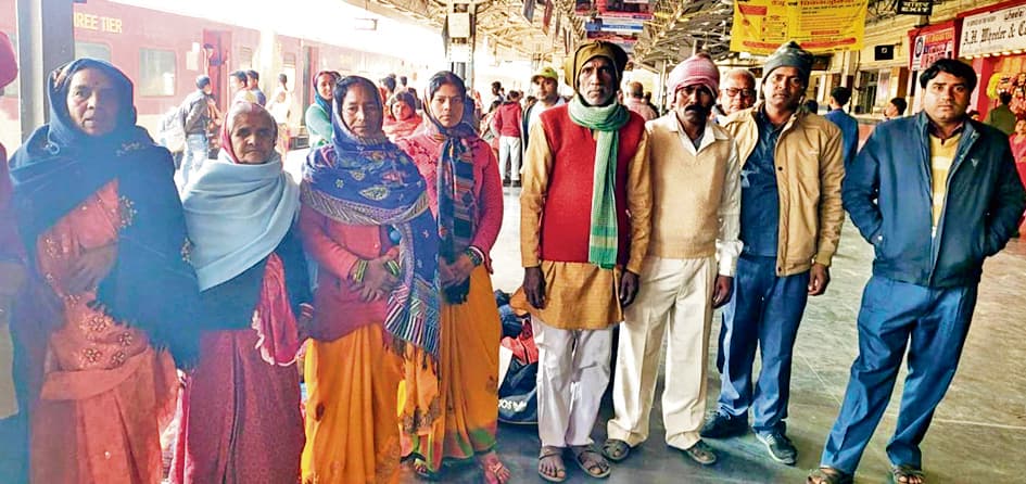 Bhagalpur News: भीड़ के कारण दर्जनों यात्री की छूटी विक्रमशिला एक्सप्रेस