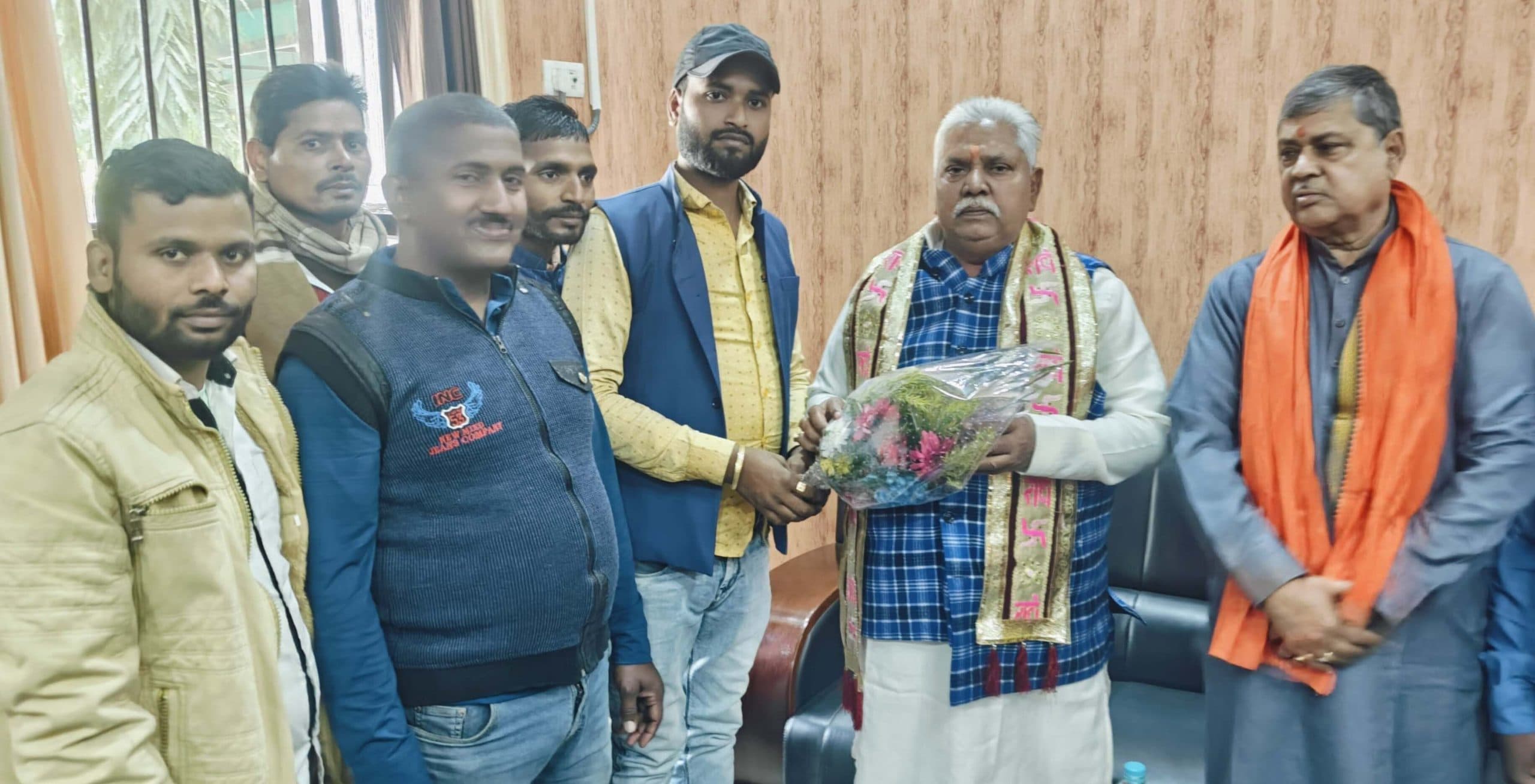 पैक्स कर्मचारियों ने सहकारिता मंत्री को बतायी समस्याएं