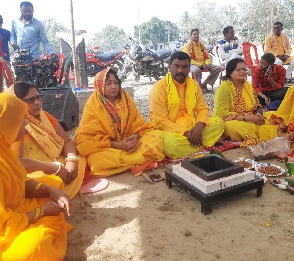 टीकापट्टी में गायत्री महायज्ञ को लेकर भूमि पूजन