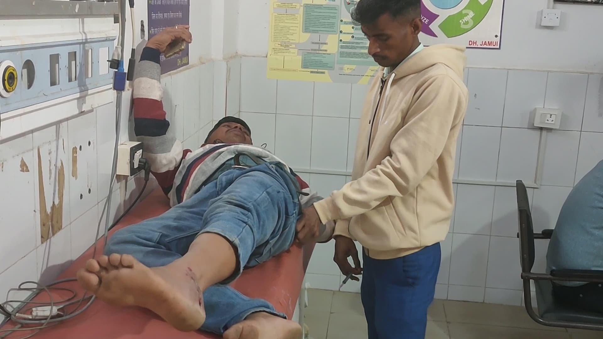तेज रफ्तार ऑटो पलटी, पांच घायल, तीन सदर अस्पताल में भर्ती
