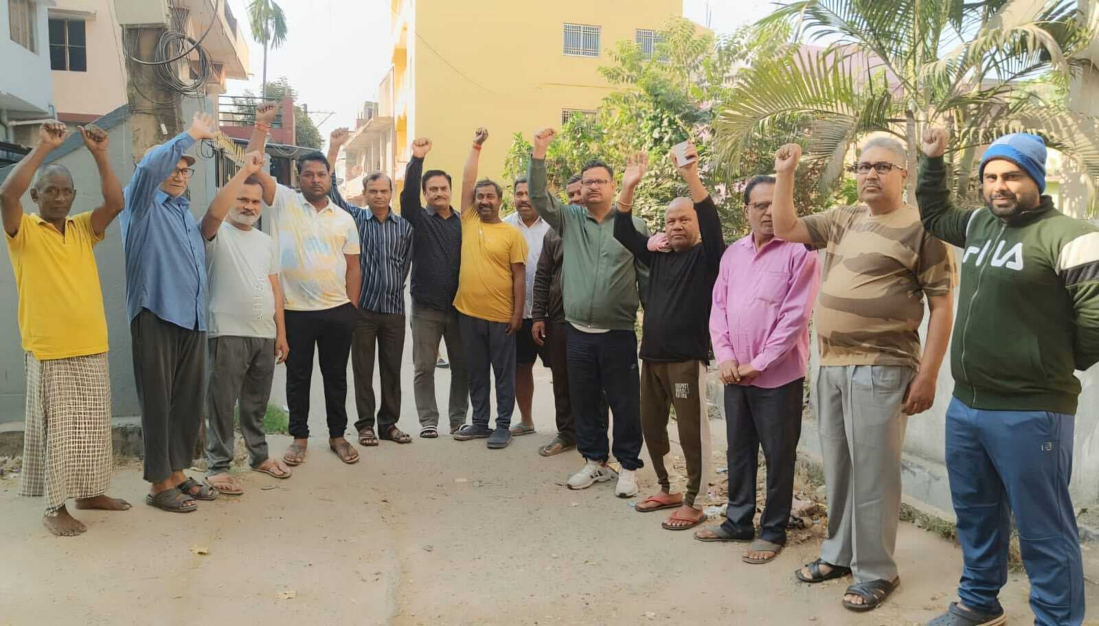 Jamshedpur news. गर्मी अभी शुरु भी नहीं हुई, लेकिन मानगो सुभाष कॉलोनी में पानी के लिए हाहाकार