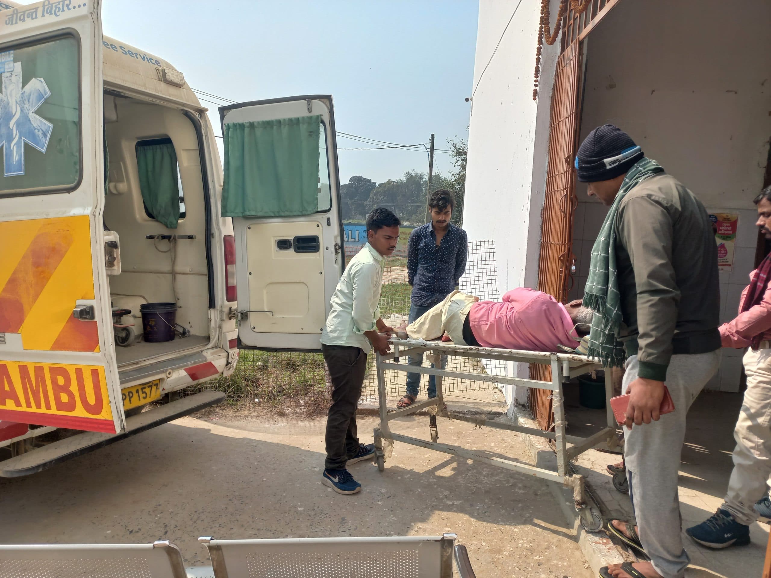 कार ने बाइक सवार को मारी ठोकर, मधेपुरा के दो लोग घायल