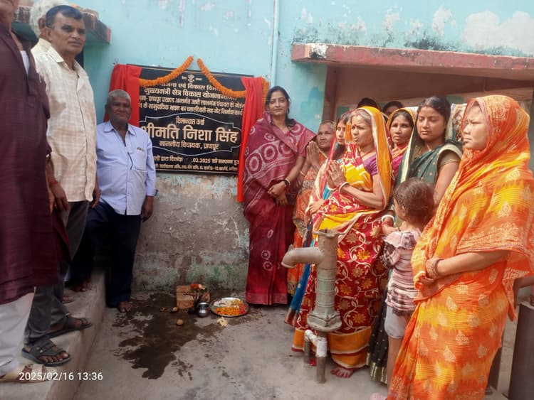 विधायक ने पीसीसी सड़क, चारदिवारी का किया शिलान्यास