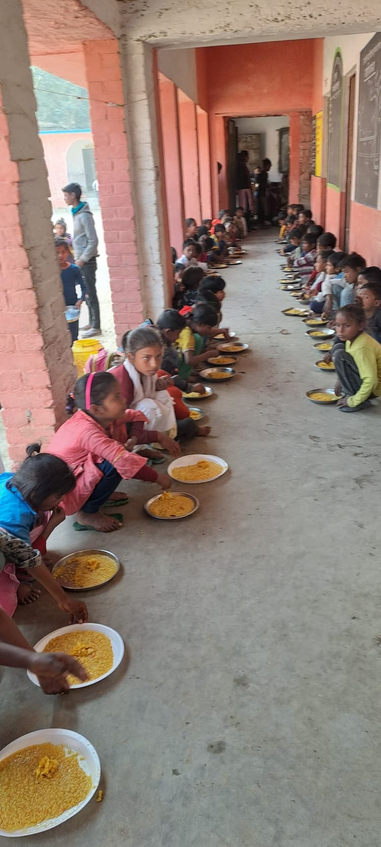 एमडीएम में फर्जी उपस्थिति उजागर, दो विद्यालय से 3.57 लाख वसूली का आदेश